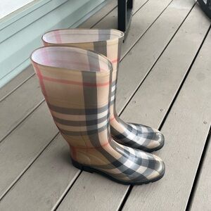 Burberry Nova Check rain boots